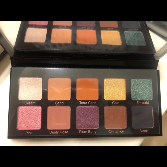 Used like once or twice shadow pallet 💜 - Picture 2 of 2